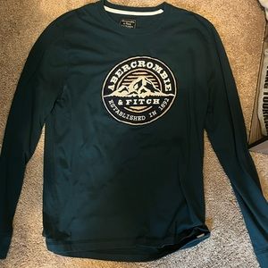Abercrombie long sleeve size: M